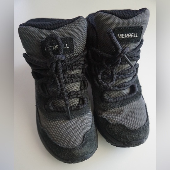 Merrell Kids Black Hiking Shoes - Picture 2 of 3